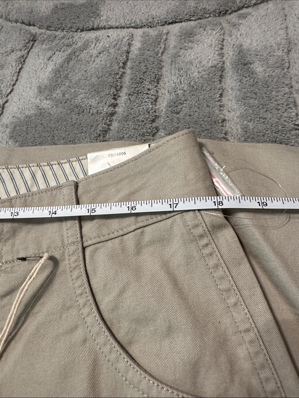 Carhartt Women’s Light Tan Cargo Pants - Picture 5 of 7